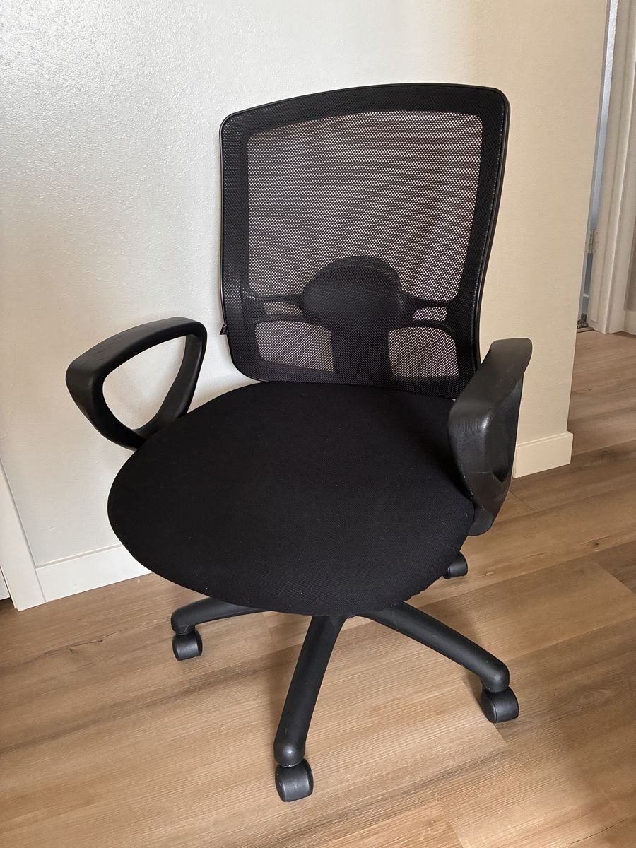 Black Mesh Back Office Chair with Adjustable Height and Armrests - Ergonomic Home Desk Chair