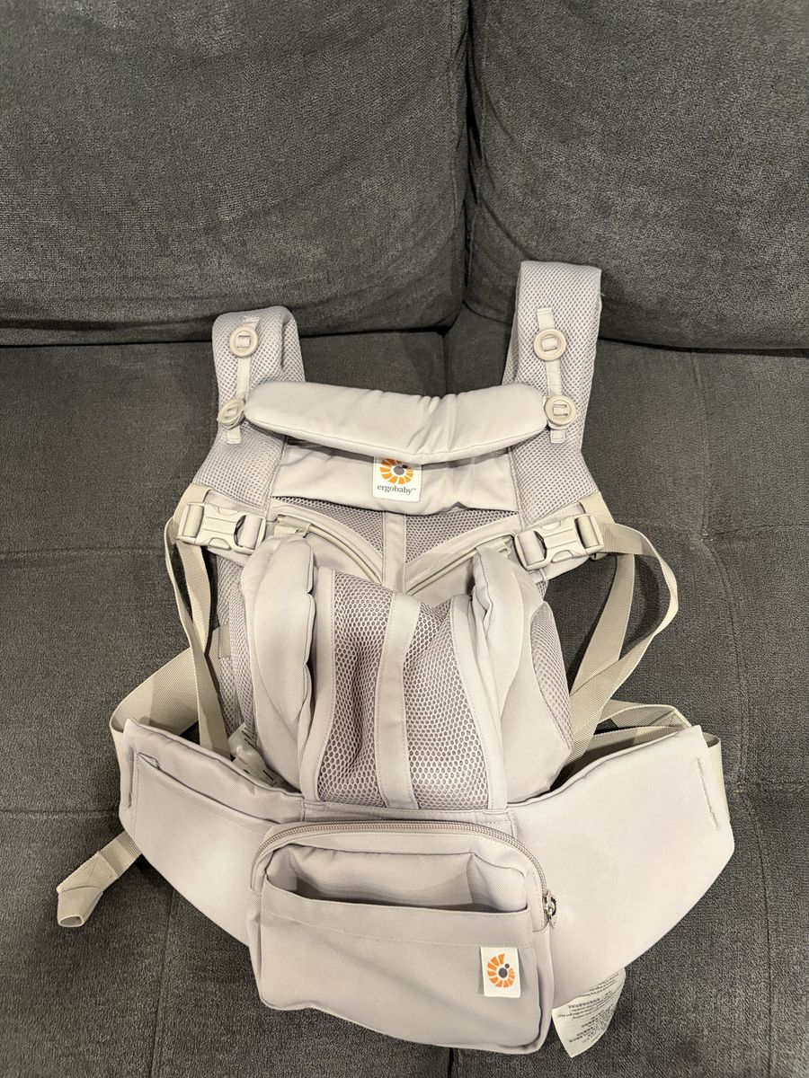 Light grey Ergobaby Omni 360 carrier mesh