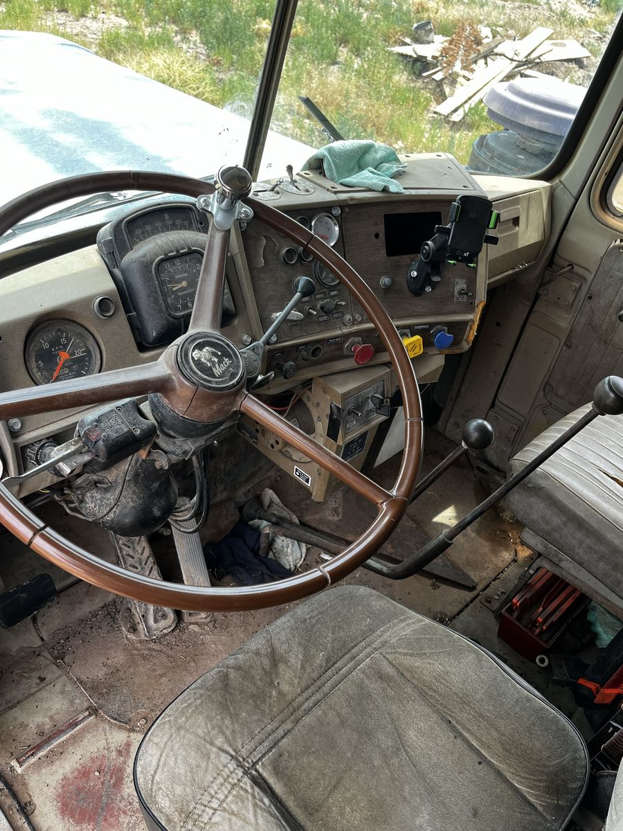 Main image 6