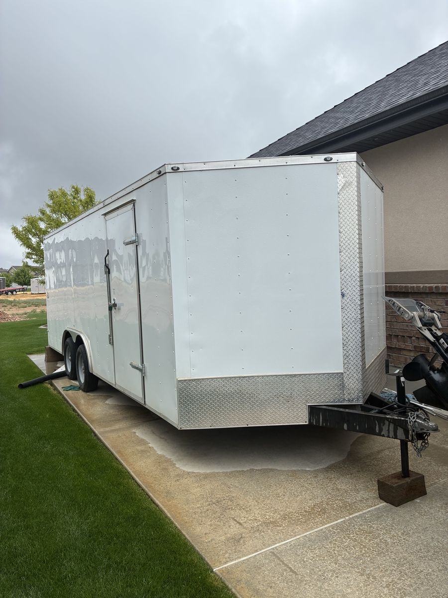 2021 DSTX 20 Ft Enclosed Trailer