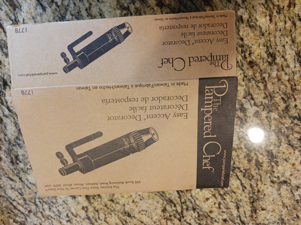 Pampered Chef Cake Decorating Kit - Pastry Bag & Tips Set, Beginner Baking Supplies, New