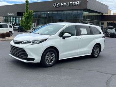 2025 Toyota Sienna LE 8-Passenger