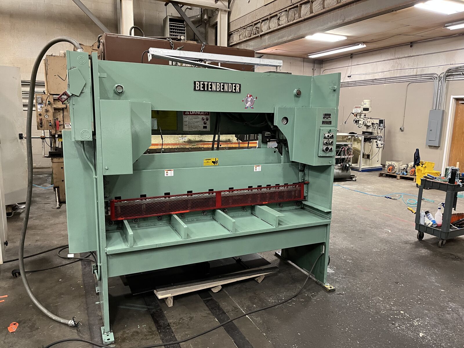 Betenbender 6’ x 1/4” Hyd. Shear