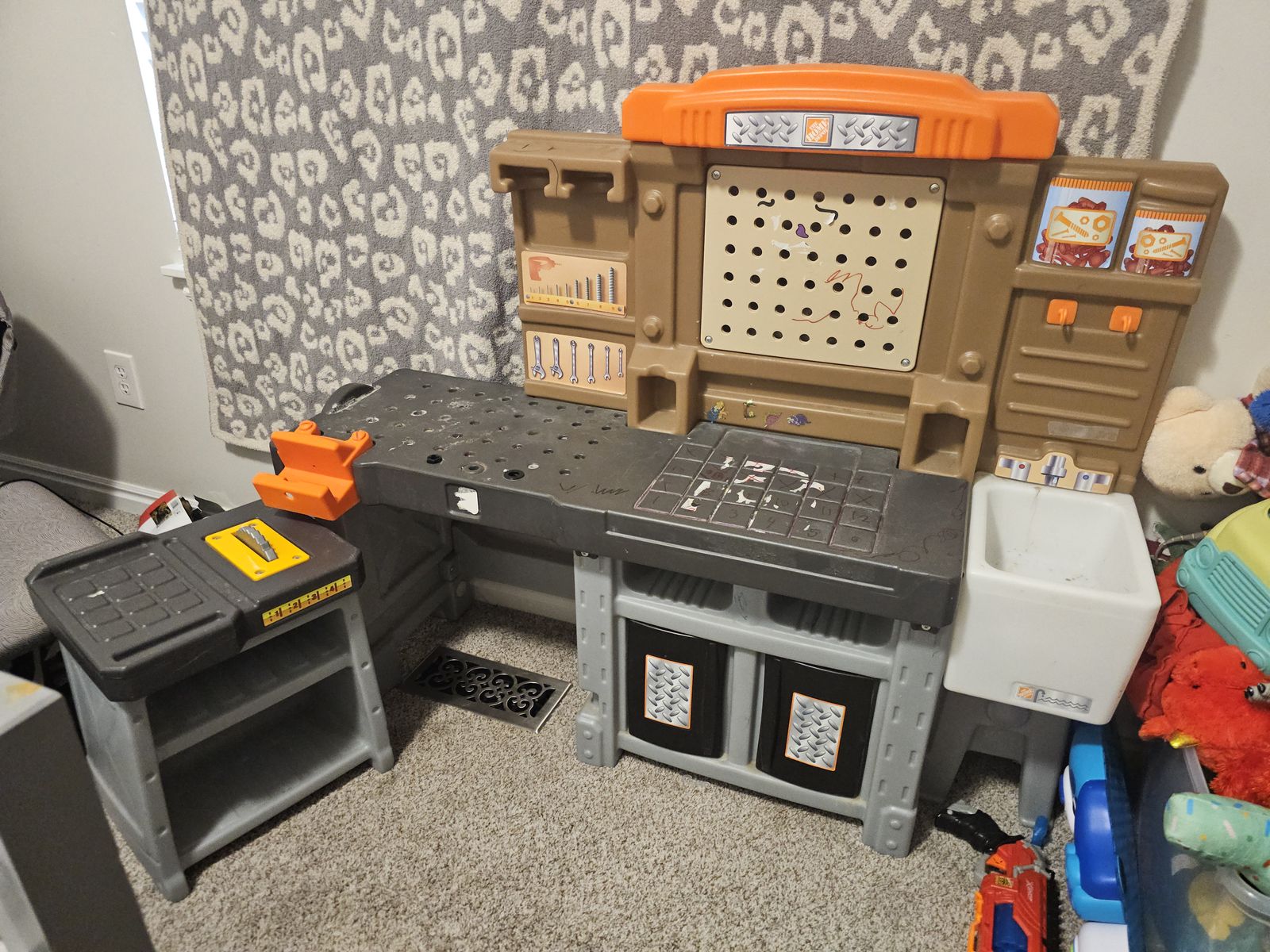 Toddler work bench