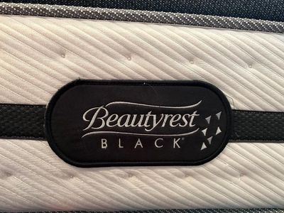 King Beautyrest Black Mattress, Boxspring, Frame