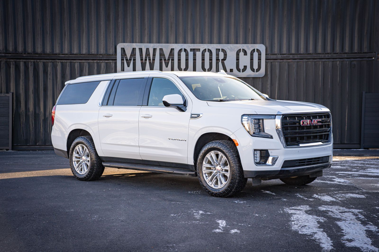 2023 GMC Yukon XL SLE