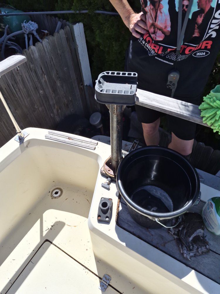 1982 Bayliner Flybridge Cruiser