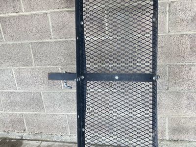Hitch mounted cargo carrier