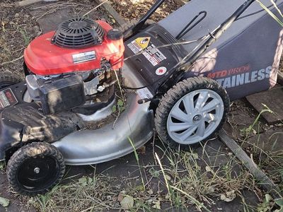 Honda Stainless Gas Lawn Mower with Rear Grass Catcher Bag.