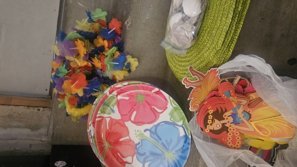 Luau Party Supplies
