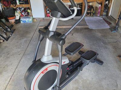 Pro-Form Hybrid Trainer Elliptical - Excellent Condition, Low Impact Cardio