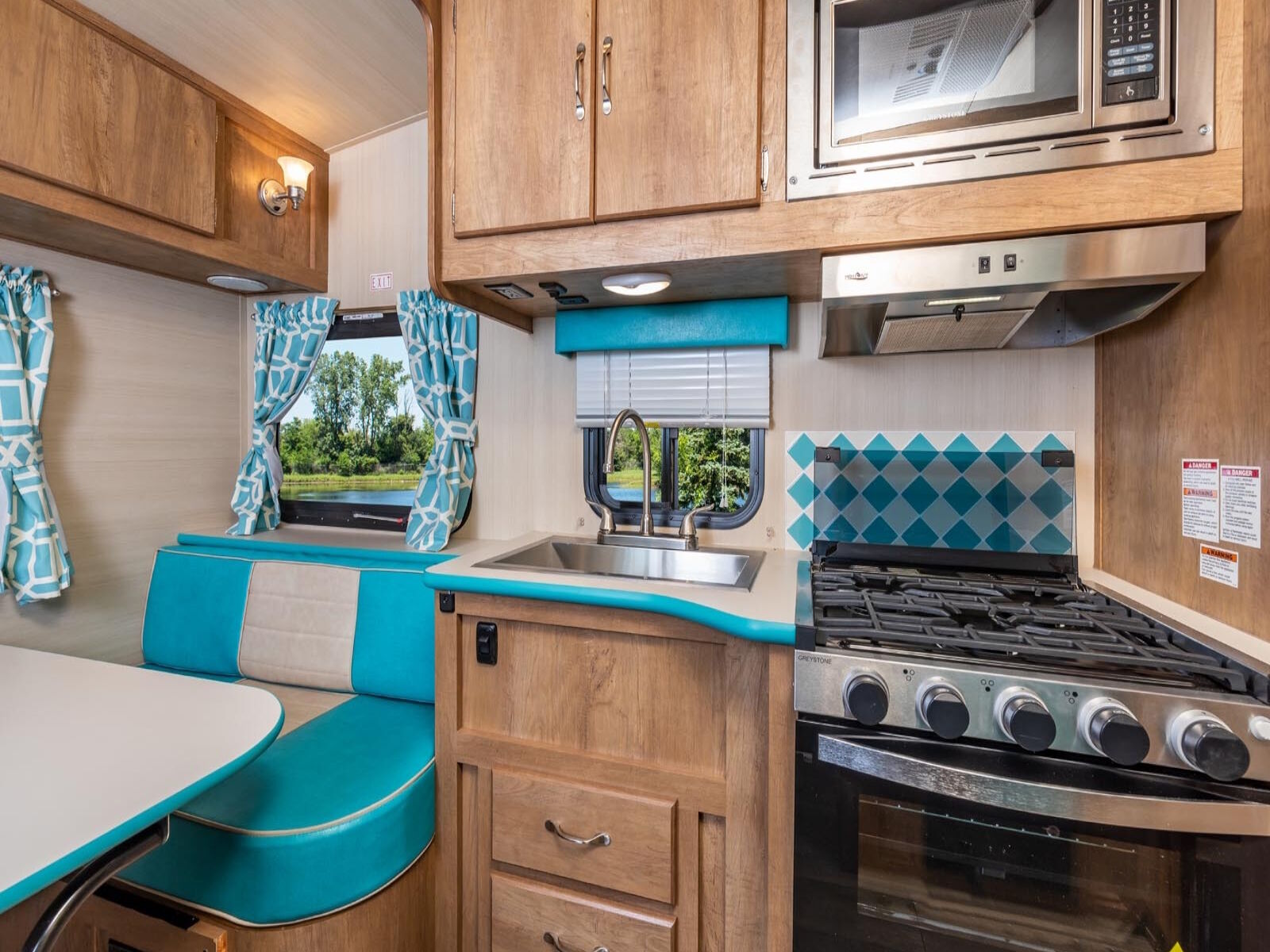 2026 Gulf Stream Coach Vintage Cruiser 19ERD Retro Look and Light Weight