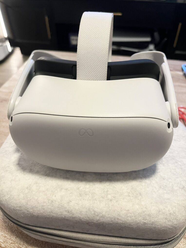 Meta Quest 2 - VR Headset Bundle