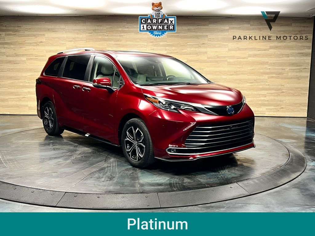 2025 Toyota Sienna Platinum 7-Passenger