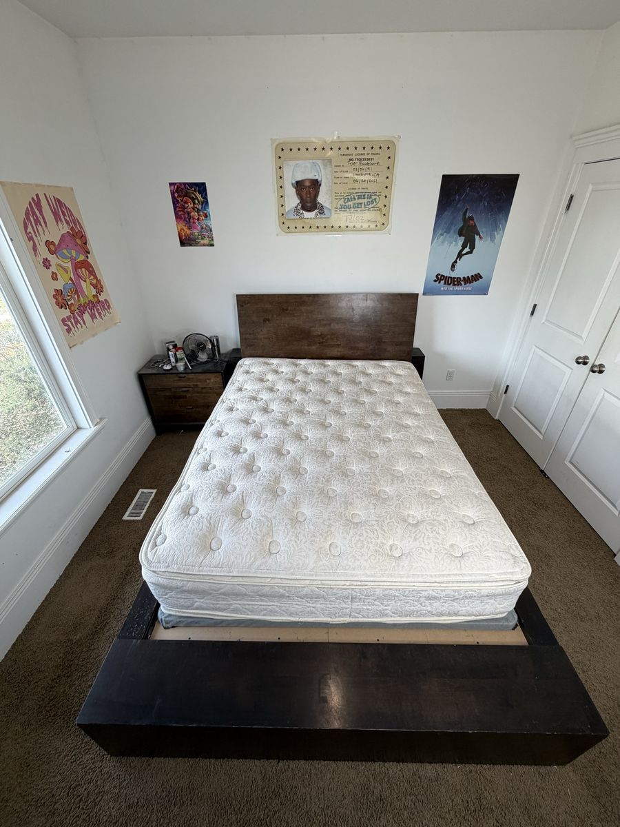 Queen Sized Bed Set