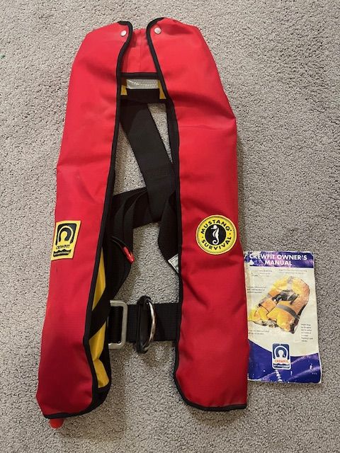 Mustang Adult Inflatable PFD Life Jacket w/ Sailing Harness – Manual – Excellent Condition