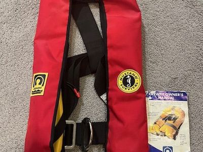 Mustang Adult Inflatable PFD Life Jacket w/ Sailing Harness – Manual – Excellent Condition