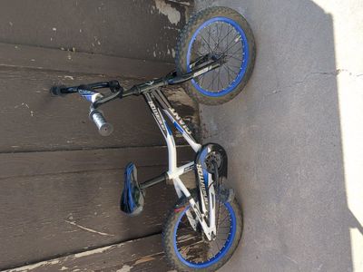 2015 Giant Animator 16" kids bike