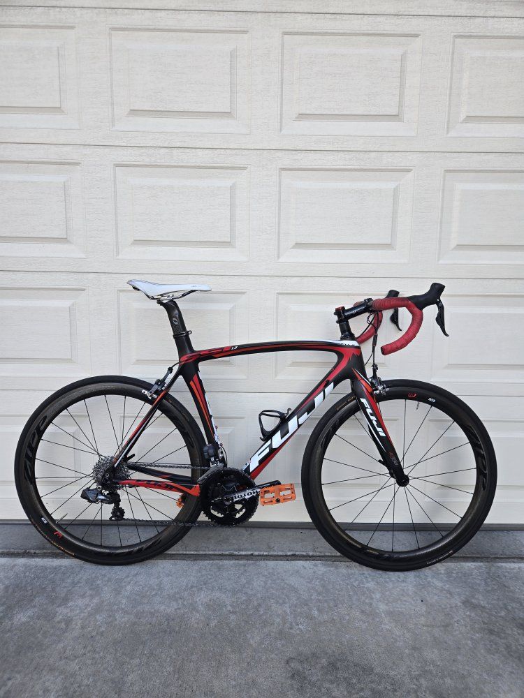 Fuji Carbon 56cm Ultegra Di2 Zipp