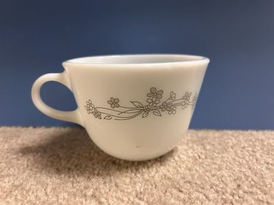 Corningware Corelle Bouquet Milk Glass Cup