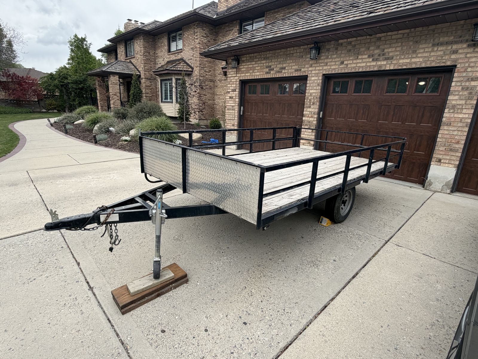 4 wheeler trailer 12’ 1/2”x7’ 1/2”