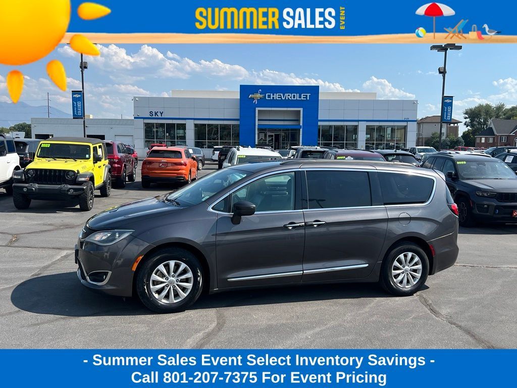 2017 Chrysler Pacifica Touring-L