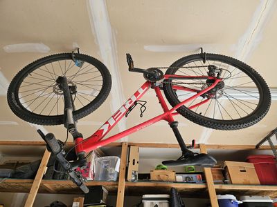 Trek Marlin 5 Mountain Bike Red Medium Frame