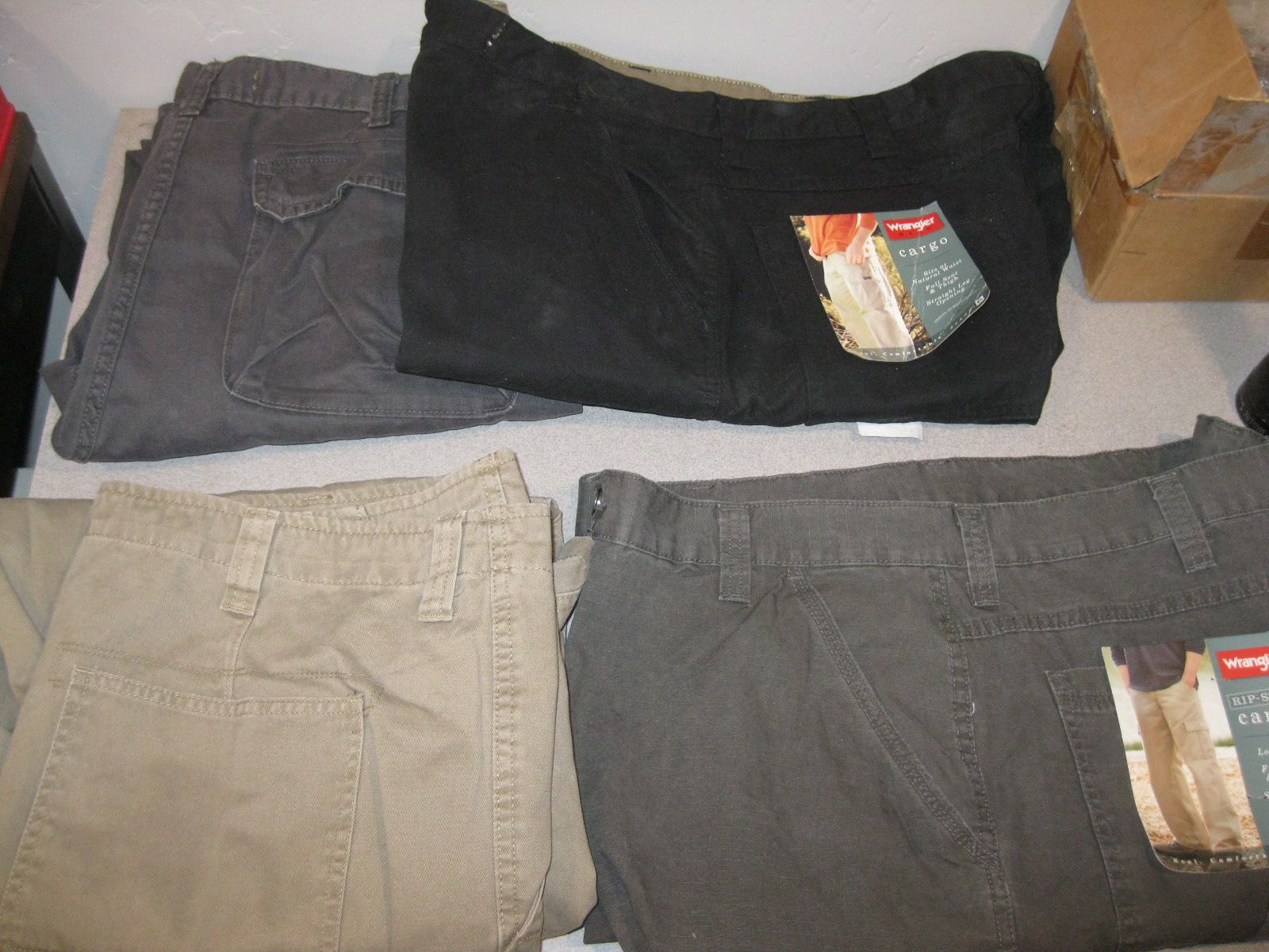 4 Pair Of Wrangler Cargo Pants 40x30