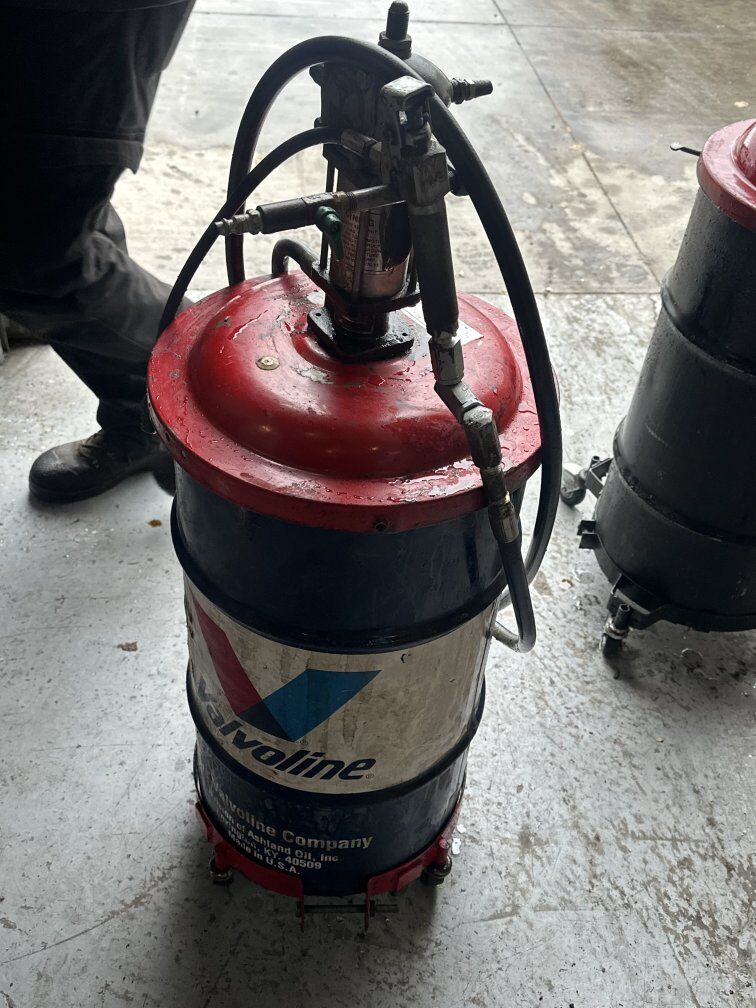 Grease Pump Roll Around