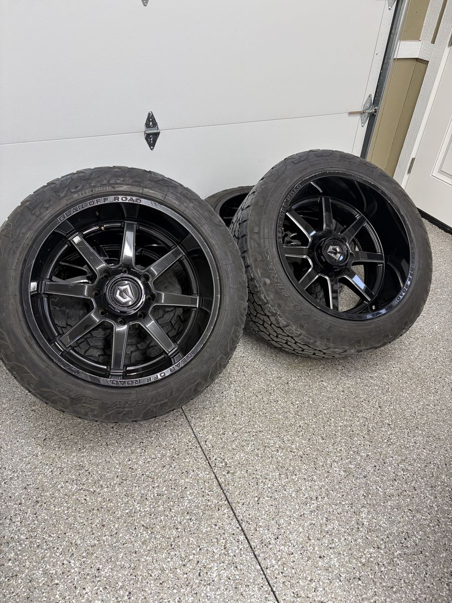 22x12 8x180 gear off-road wheels on 285/50R22 toyo tires