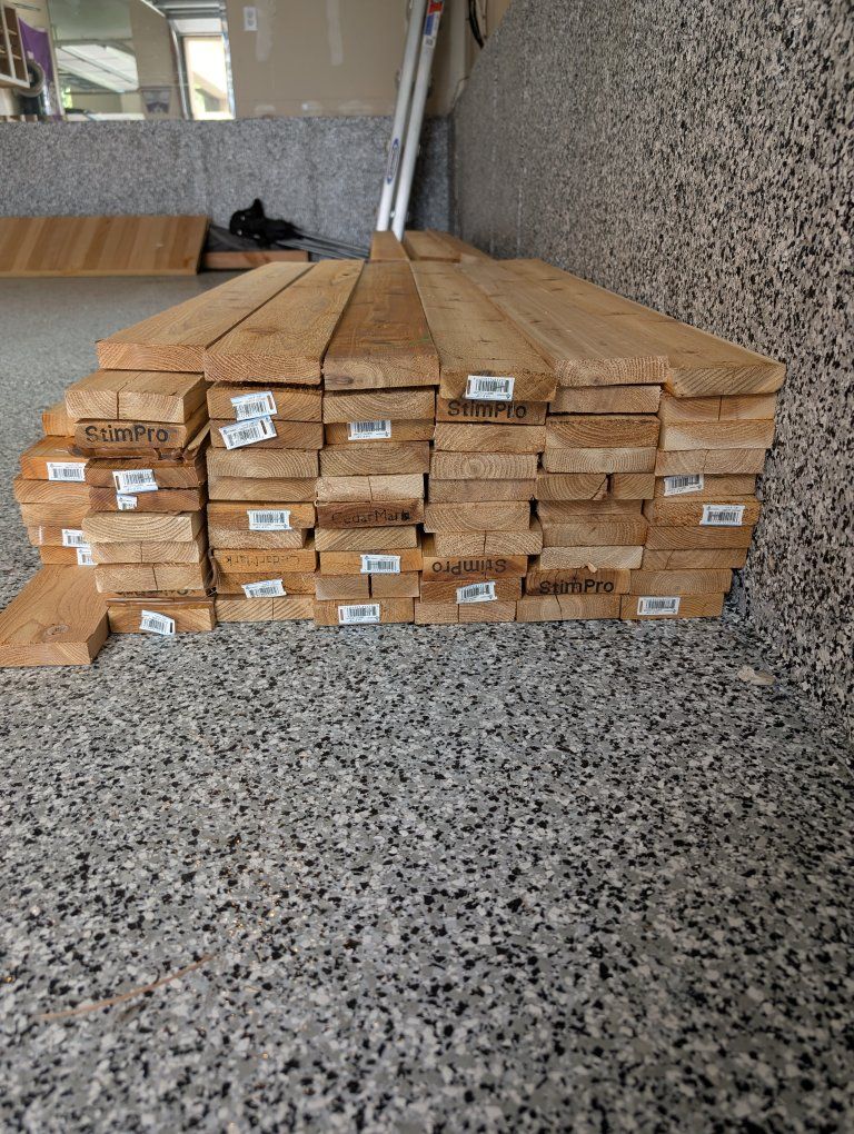 Reclaimed cedar wood planks