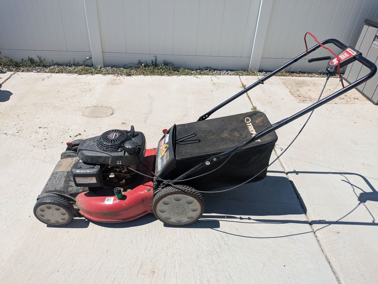 Troy-Bilt Gas Lawn Mower with Honda GCV160 Engine and Grass Bag