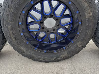20 XD SERIES with TOYO OPEN COUNTRY 35x12.5x20R