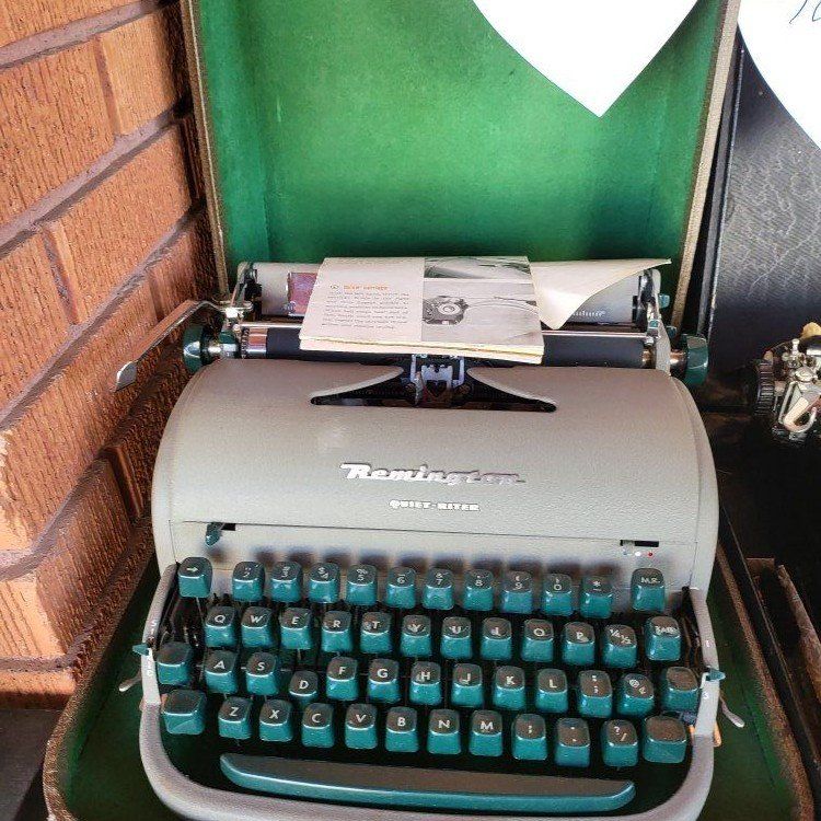 Remington Quiet-Riter Typewriter
