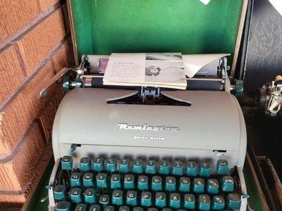 Remington Quiet-Riter Typewriter