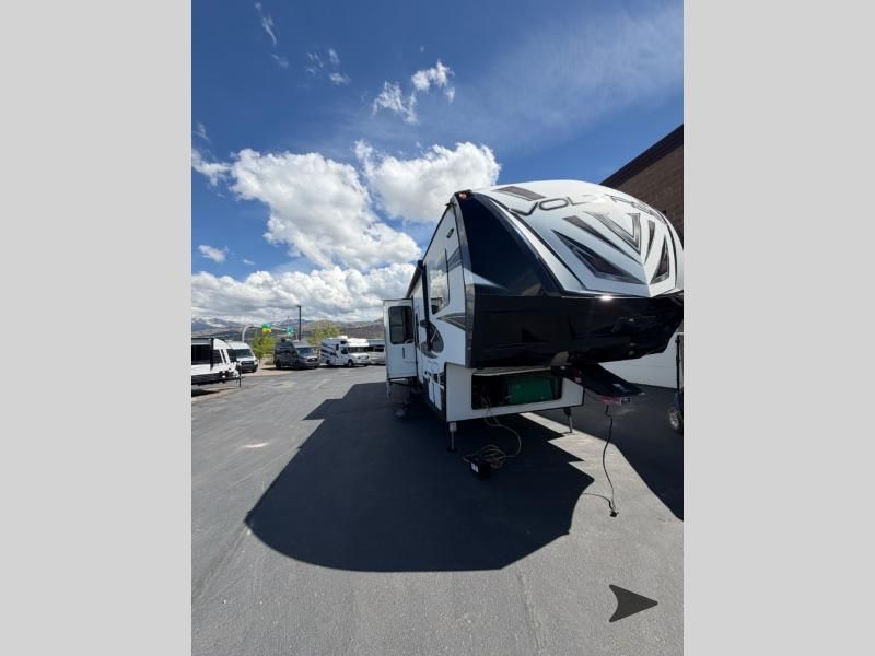 2017 Dutchmen RV Voltage 3655