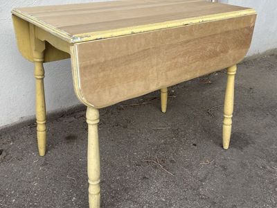 1930’s Collapsable Dining/ Kitchen Table