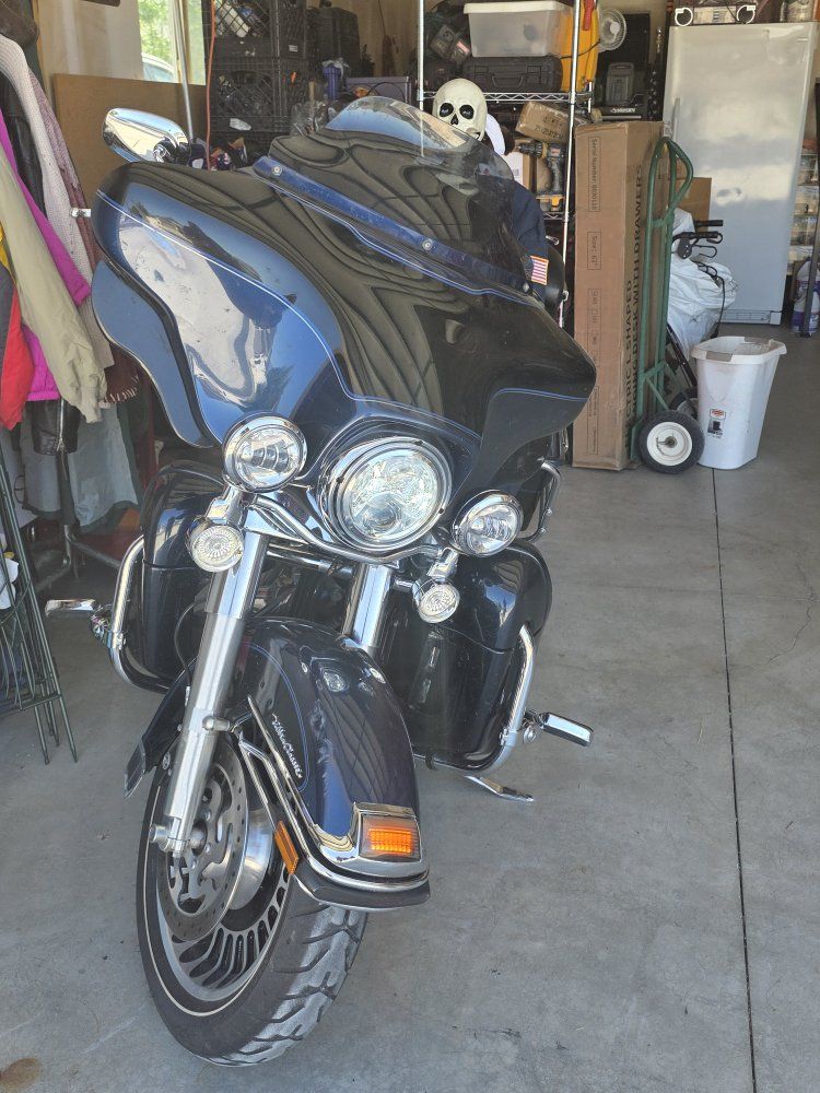 Harley-Davidson Electra Glide Ultra Classic FLHTCU (2012) - Only 33,402 Miles, Excellent Condition