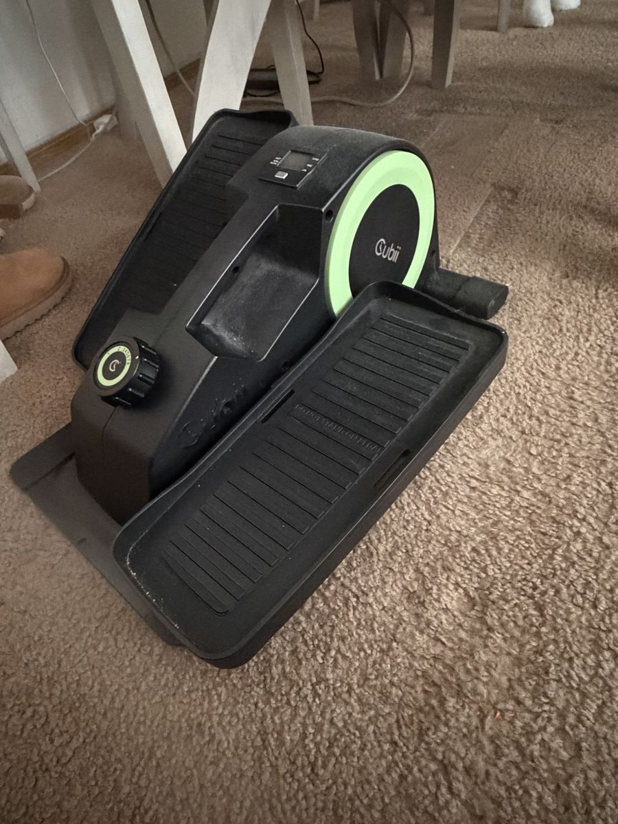 Cubii JR2 Seated elliptical