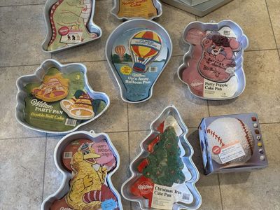 Wilton cake pans