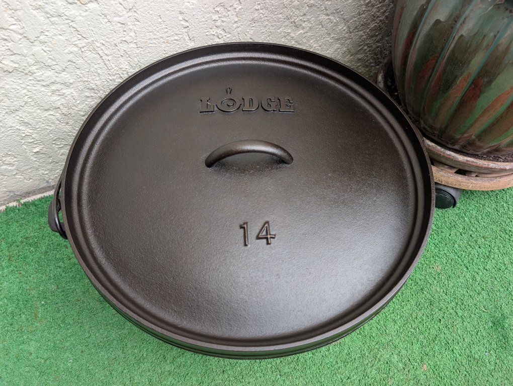 Lodge Cast Iron #14 Deep Camp Dutch Oven Ready To Go- 10QT- USA
