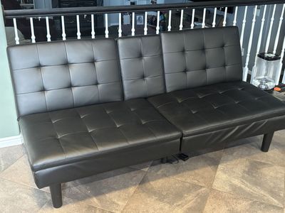 Black Futon