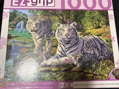 MasterPieces EZ-Grip 1000-Piece White Tiger Family Jigsaw Puzzle 2X Larger Pieces