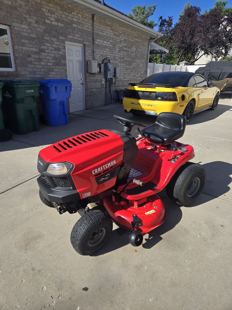 2021 Craftsman T110 Riding Lawn Mower 42"