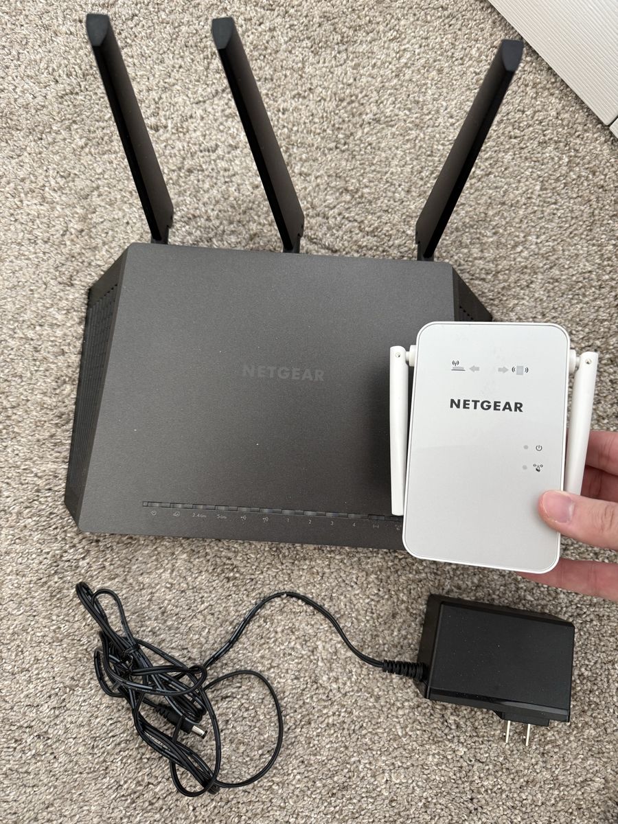 NETGEAR Nighthawk Router and Extender