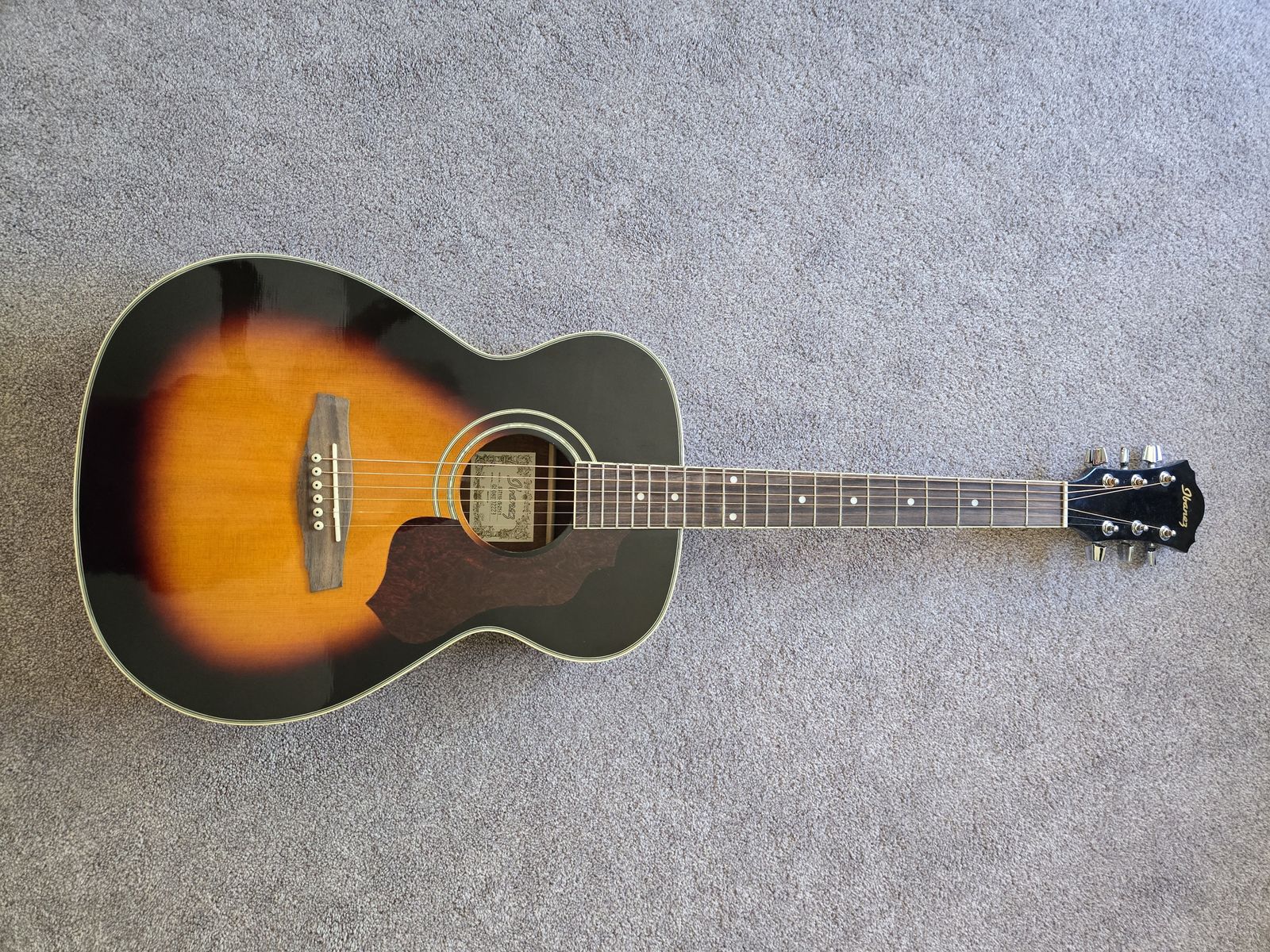 Ibanez SGT110-VS-2Y-01 Sunburst Acoustic Guitar with case