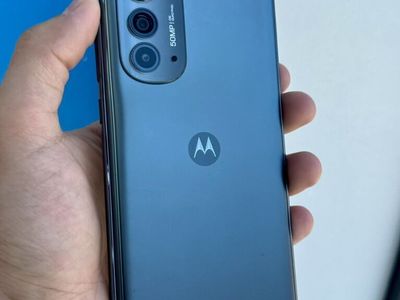 Motorola Moto Edge 2022, 128 GB - Unlocked