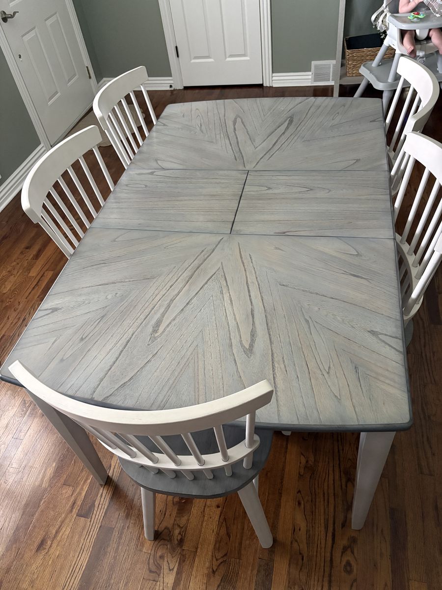Kitchen table with 5 swivel chairs, matching tv console & entryway table