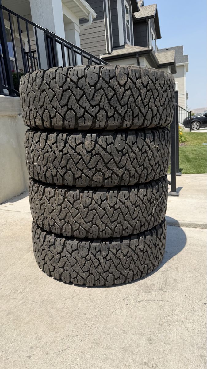 295/75R16 Bfgoodrich Ko3 Load E Like new