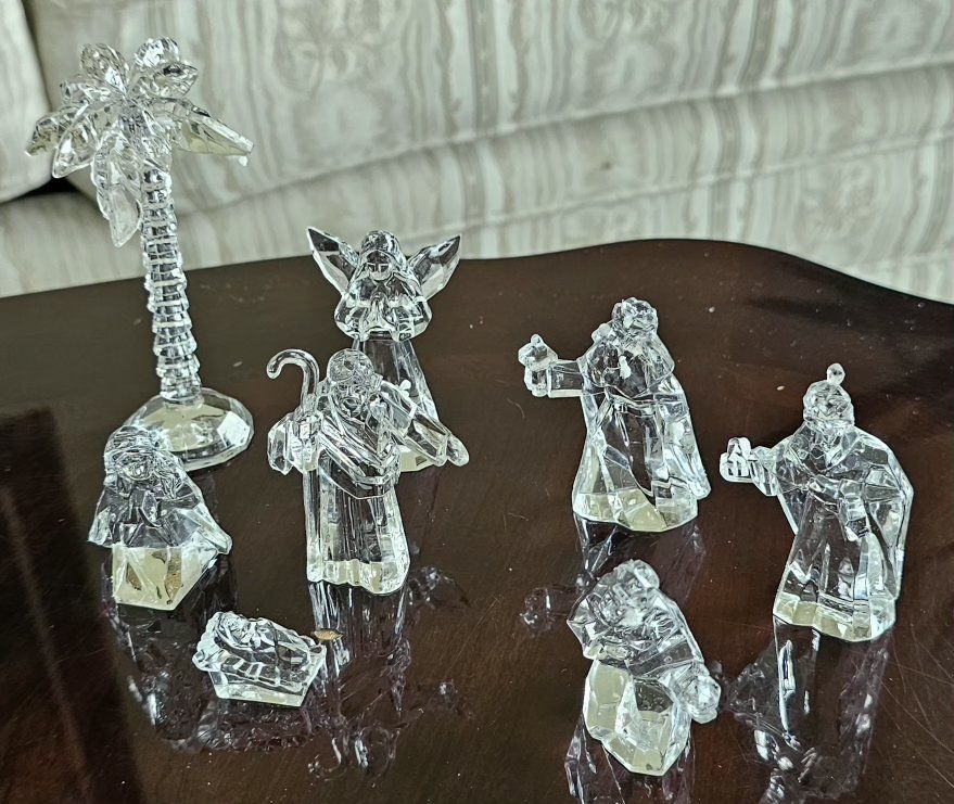 Robert Stanley The Promise of Christmas Deluxe 8-Piece Clear Acrylic Nativity Set